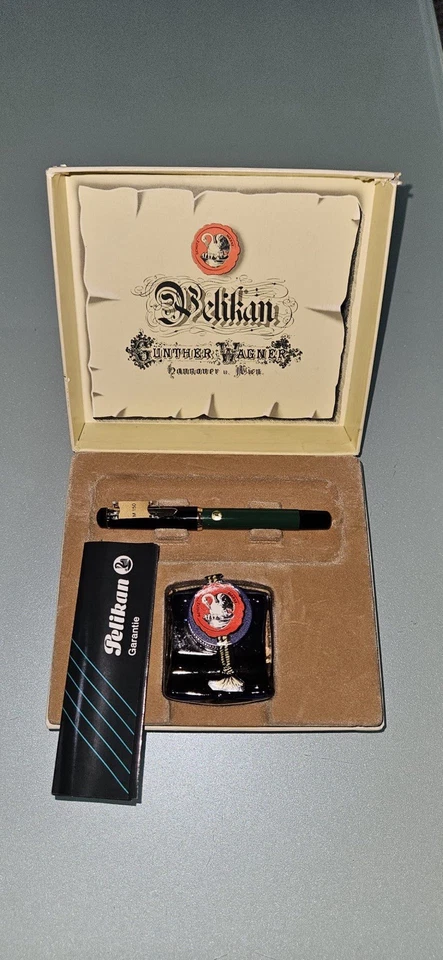 Ungebrauchte Pelikan Ersatz / Austausch Feder M Vergoldet M100